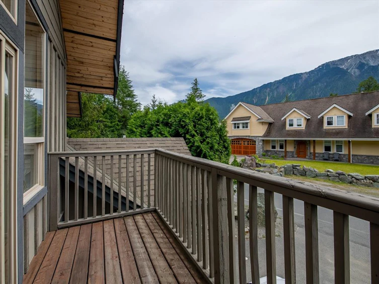 1714 Pinewood Drive, Pemberton, BC, V0N 2L3 - 8