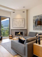 3144st. Moritz Crescent