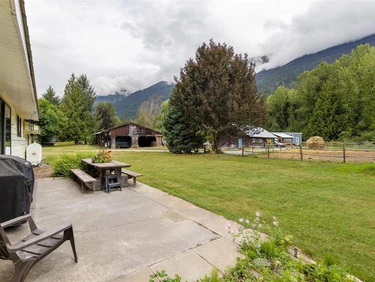B-8988 Pemberton Meadows Road, Pemberton, BC, V0N 2L2 - 22