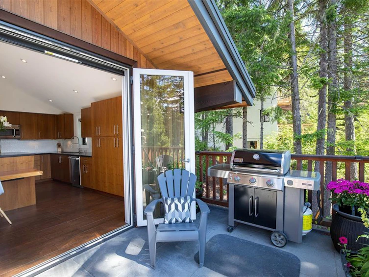 8313 Chalet Drive, Whistler, BC, V8E 0G3 - 23