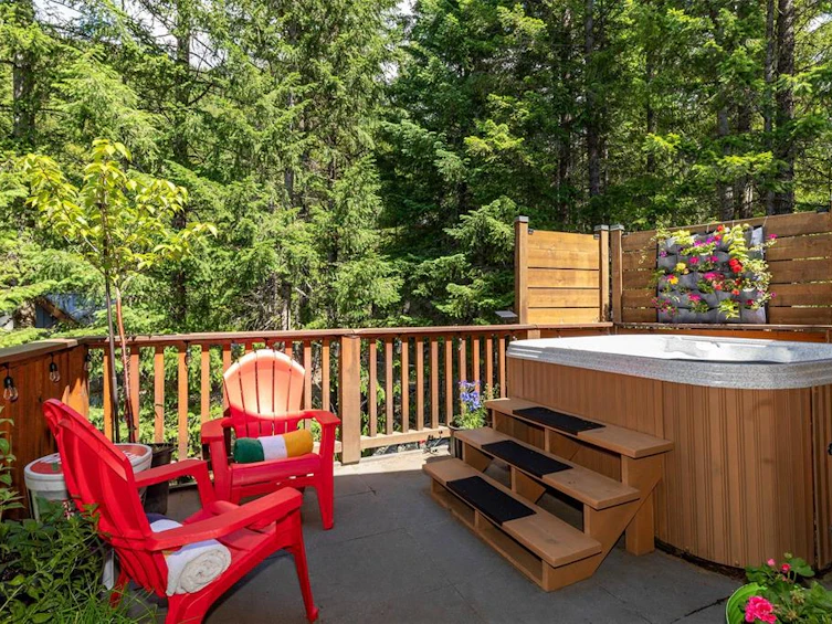 8313 Chalet Drive, Whistler, BC, V8E 0G3 - 24