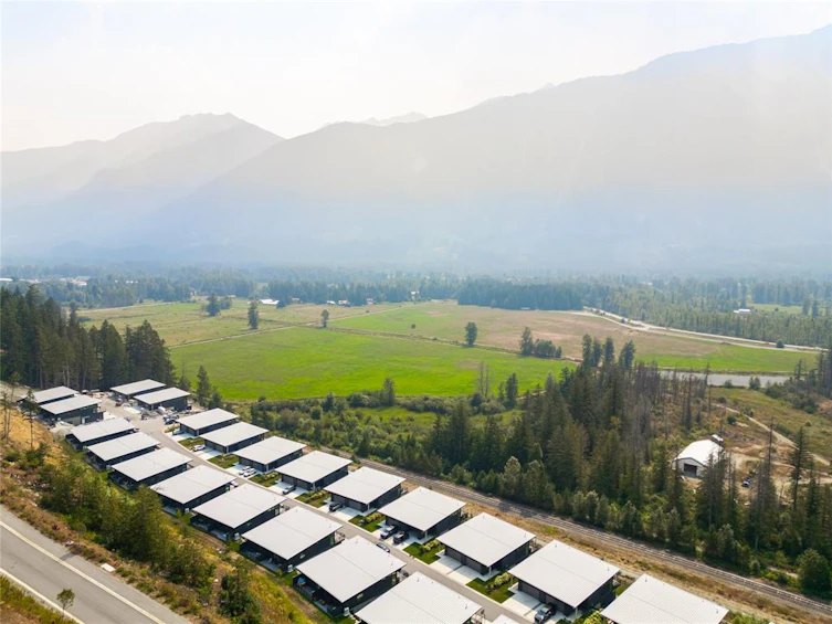 11-4000 Sunstone Way, Pemberton, BC, V0N 2L3 - 24