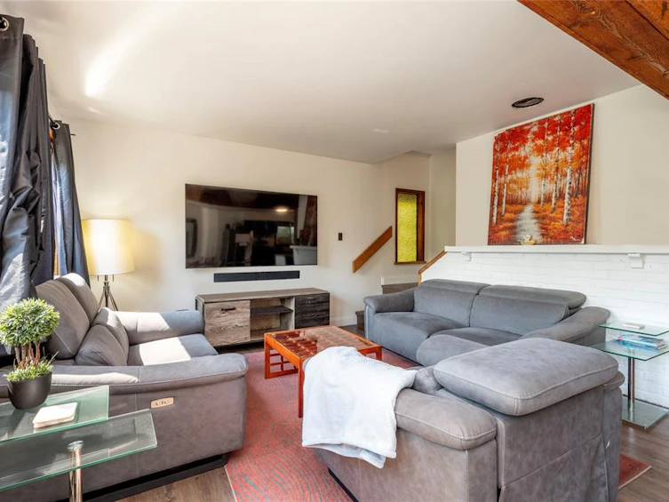 8464 Matterhorn Drive, Whistler, BC, V8E 0G1 - 4