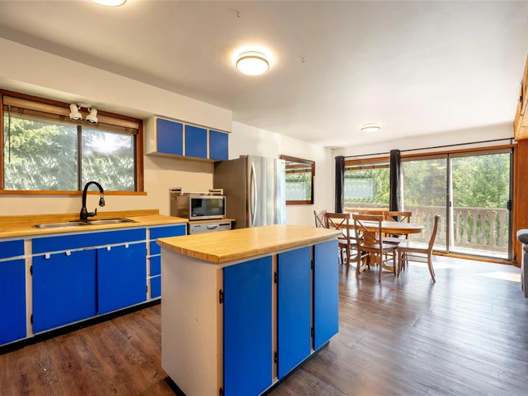 8464 Matterhorn Drive, Whistler, BC, V8E 0G1 - 8