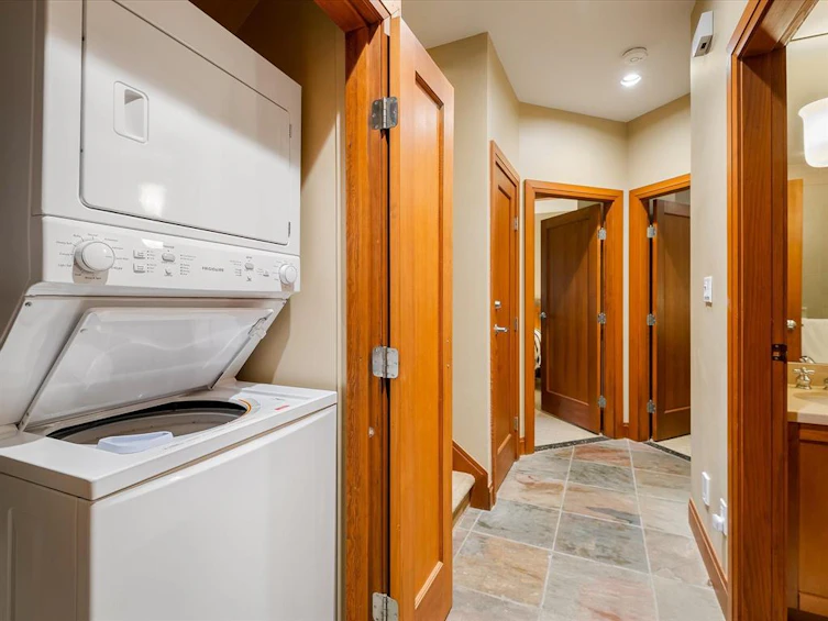 B-4807 Casabella Crescent, Whistler, BC, V8E 0Z4 - 21