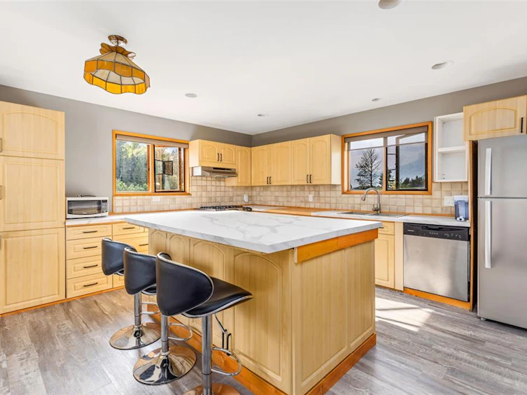 8184 Pemberton Meadows Road, Pemberton, BC, V0N 2L2 - 5