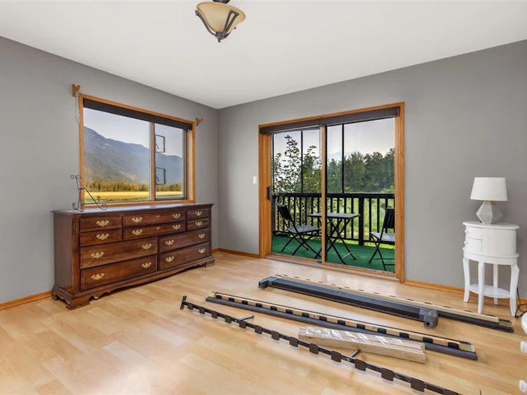 8184 Pemberton Meadows Road, Pemberton, BC, V0N 2L2 - 11