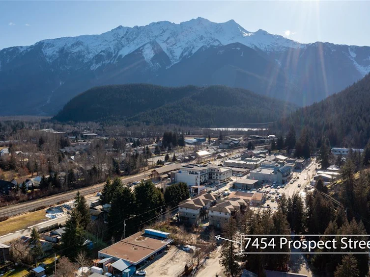 7454 Prospect Street, Pemberton, BC, V0N 2L0 - 2
