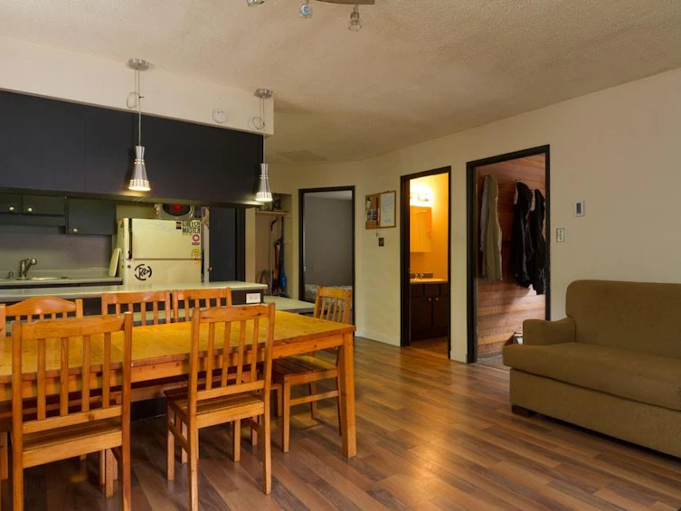 7449 Ambassador Crescent, Whistler, BC, V8E 0E4 - 2