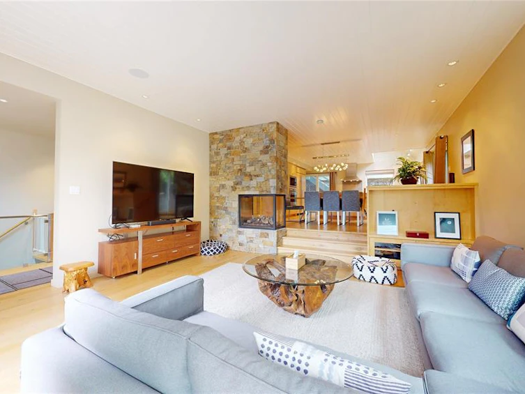 7410 Ambassador Crescent, Whistler, BC, V8E 0E4 - 4