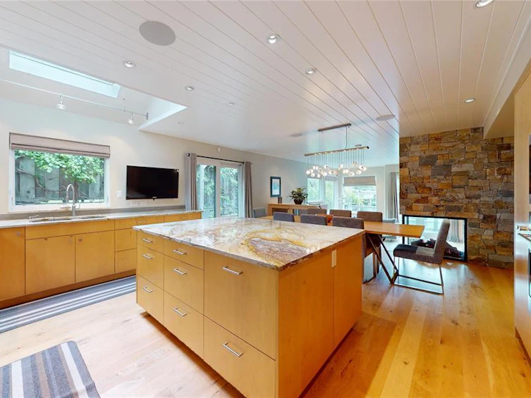 7410 Ambassador Crescent, Whistler, BC, V8E 0E4 - 9