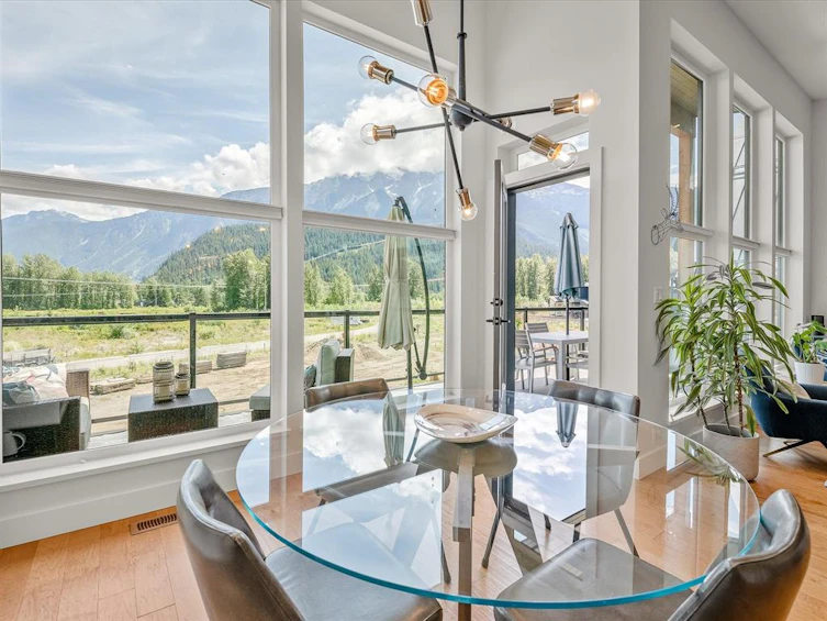 2027 Tiyata Boulevard, Pemberton, BC, V0N 2L1 - 10