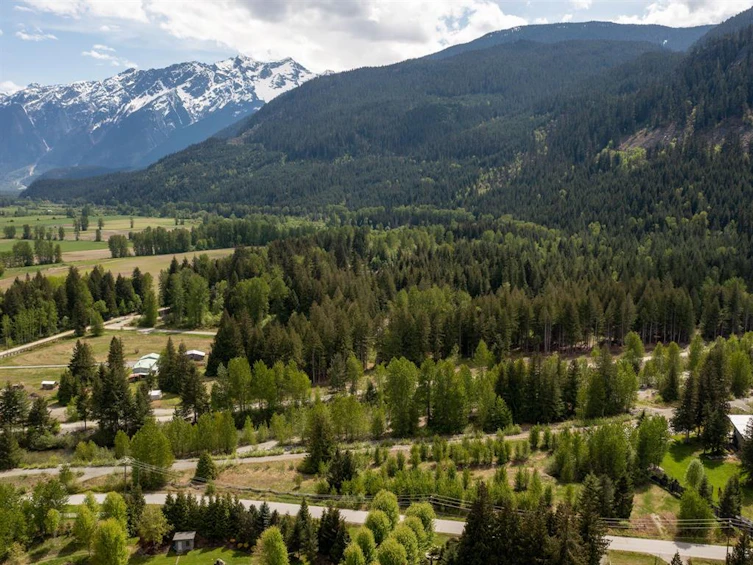 1078 Cedar Grove Road, Pemberton, BC, V0N 2L2 - 10