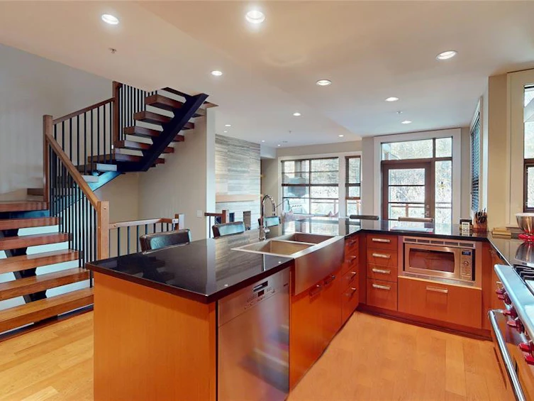 15-7124 Nancy Greene Drive, Whistler, BC, V8E 0W9 - 6