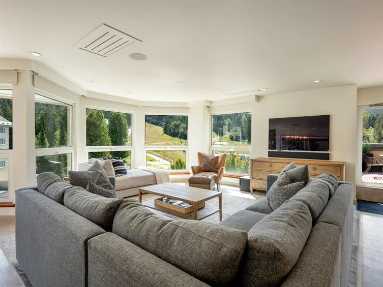 501.601-4557 Blackcomb Way, Whistler, BC, V8E 0Y2 - 2