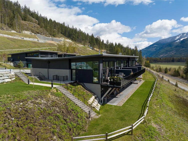 1-4000 Sunstone Way, Pemberton, BC, V0N 2L3 - 29