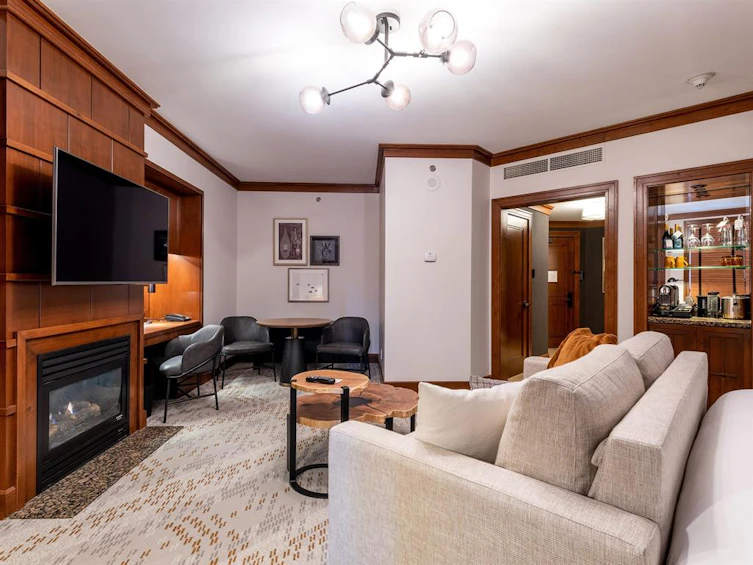 607-4591 Blackcomb Way, Whistler, BC, V8E 0Y4 - 3