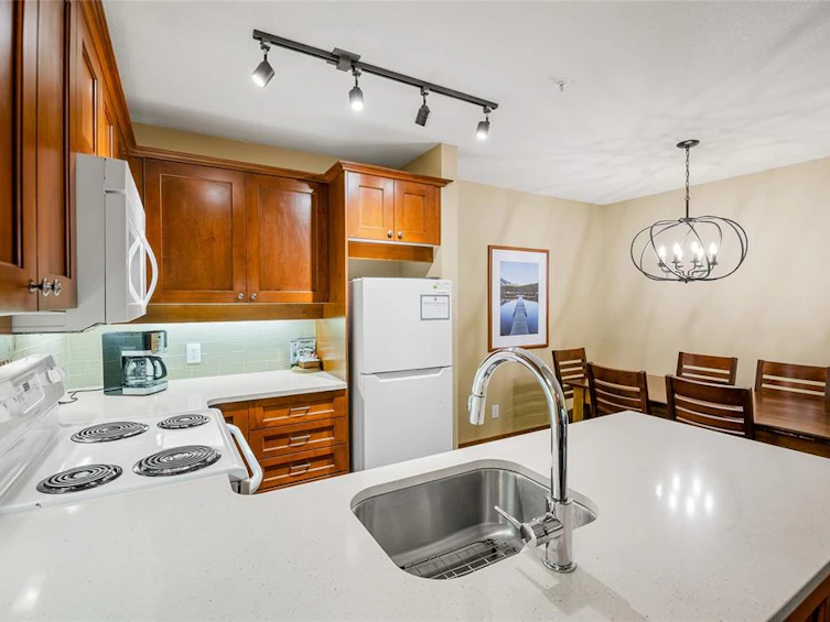 104 (G4)-4653 Blackcomb Way, Whistler, BC, V8E 0Y9 - 10