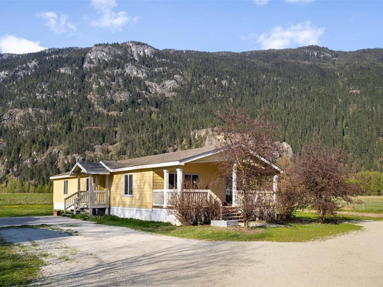 899 Erickson Road, Pemberton, BC, V0N 2L2