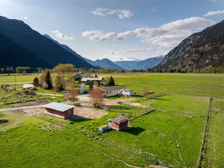 899 Erickson Road, Pemberton, BC, V0N 2L2 - 31