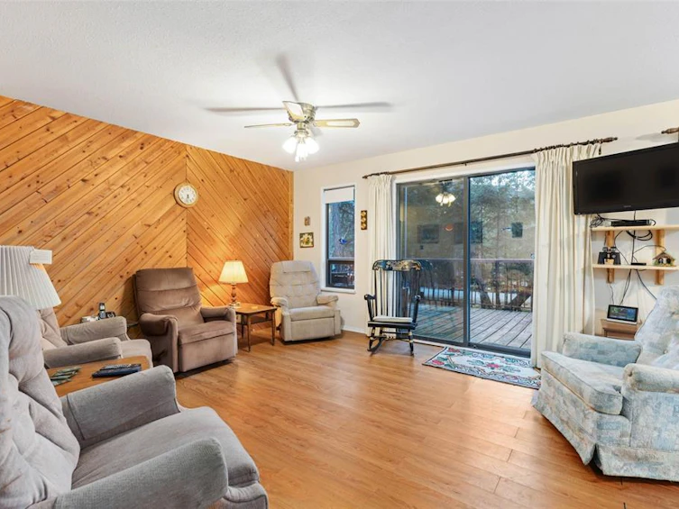 9654 Devine Street, Pemberton, BC, V0N 1L0 - 3