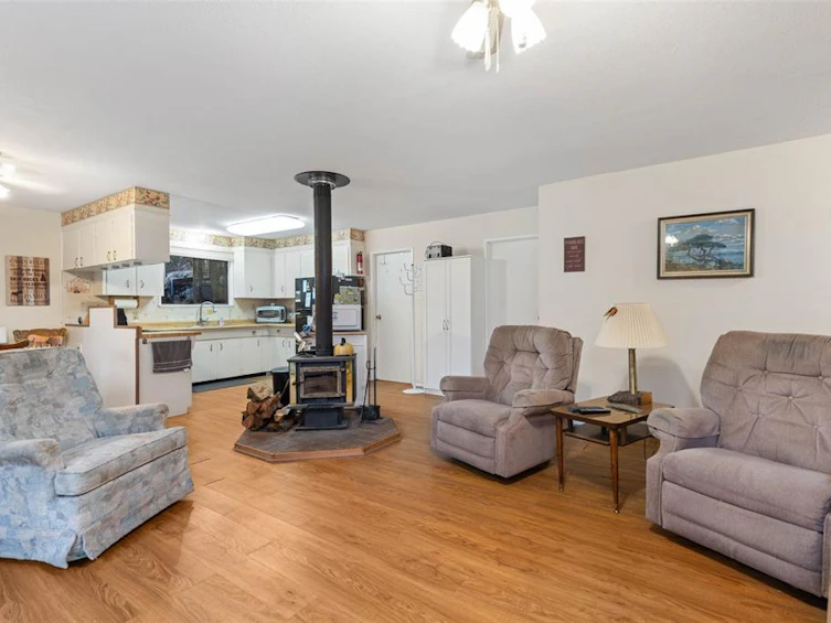 9654 Devine Street, Pemberton, BC, V0N 1L0 - 4
