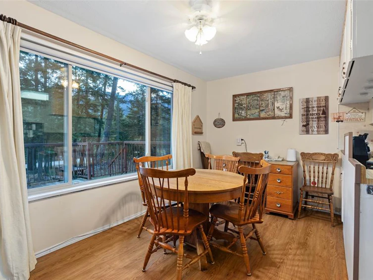 9654 Devine Street, Pemberton, BC, V0N 1L0 - 8