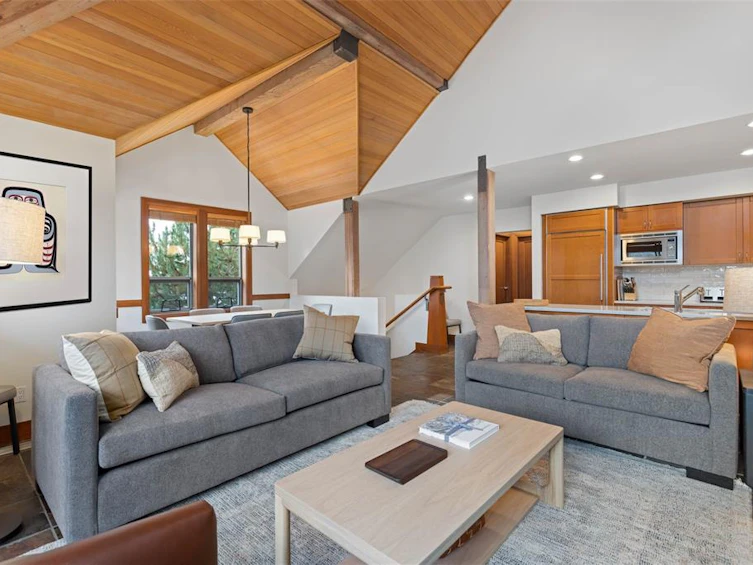B-4847 Casabella Crescent, Whistler, BC, V8E 0Z4 - 5