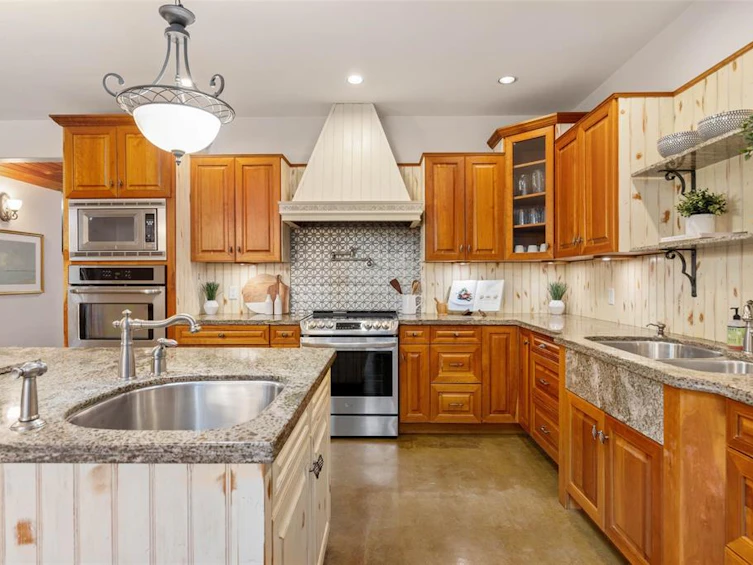 1719 Pinewood Drive, Pemberton, BC, V0N 2L3 - 5