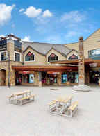 733/735 4050 Whistler Way