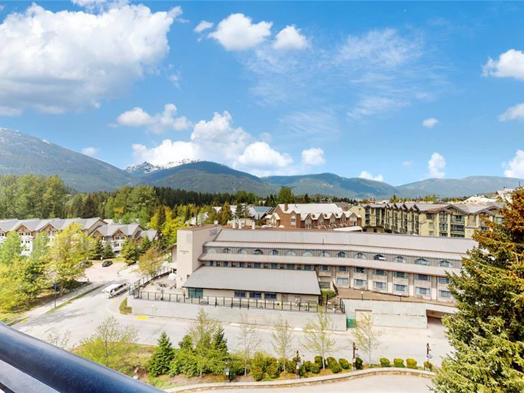 733/735-4050 Whistler Way, Whistler, BC, V8E 1H9 - 3