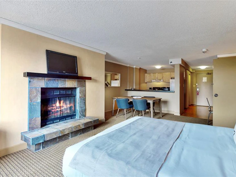 733/735-4050 Whistler Way, Whistler, BC, V8E 1H9 - 4