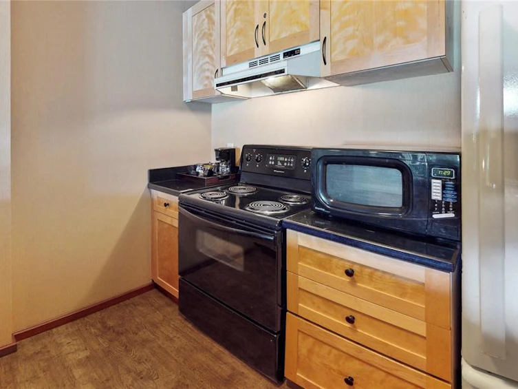 733/735-4050 Whistler Way, Whistler, BC, V8E 1H9 - 18