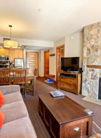537 2036 London Lane