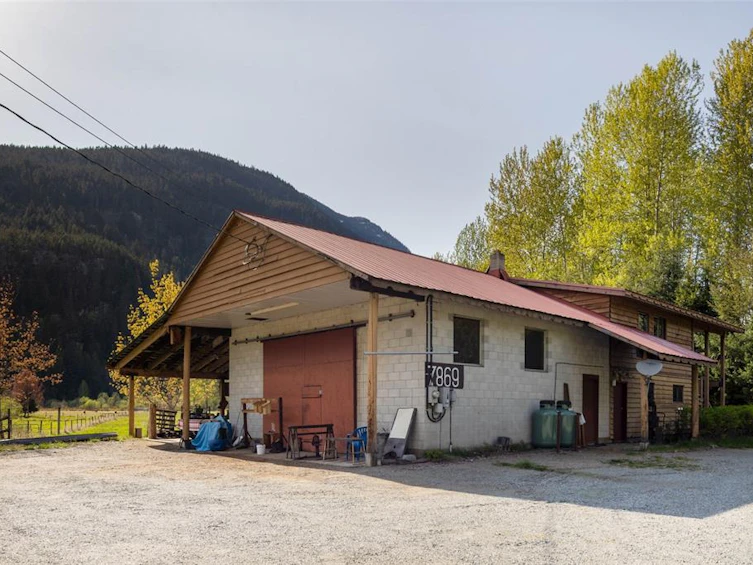 7869 Pemberton Meadows Road, Pemberton, BC, V0N 2L2 - 17