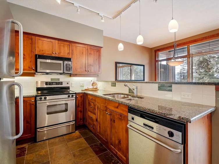 4-2323 Taluswood Place, Whistler, BC, V8E 0P9 - 4