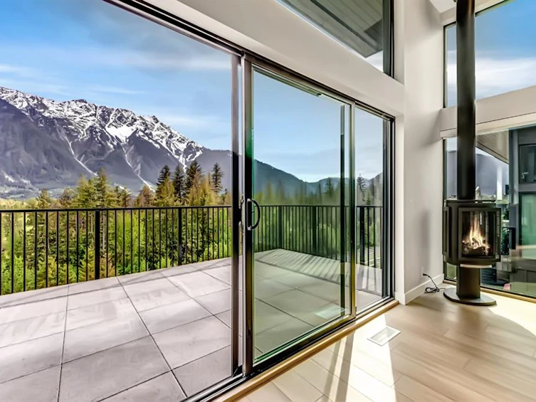 15-4000 Sunstone Way, Pemberton, BC, V0N 2L3 - 2