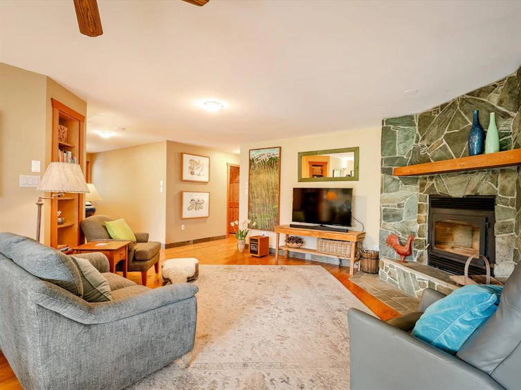 1404 Pemberton Farm Road W, Pemberton, BC, V0N 2L0 - 3