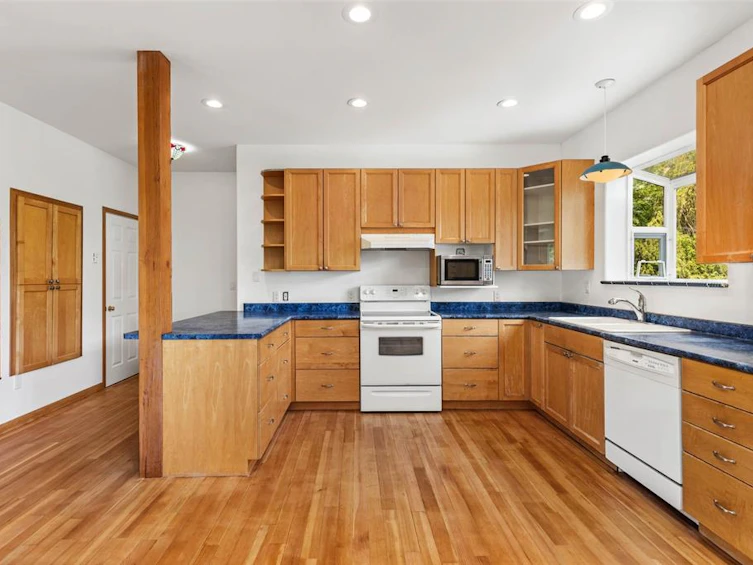 1737 Reid Road, Pemberton, BC, V0N 2K0 - 3