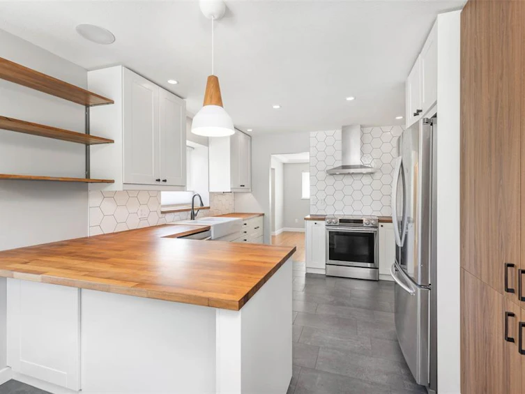 7398 Larch Street, Pemberton, BC, V0N 2L0 - 12