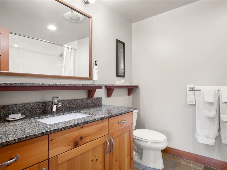 429B-2036 London Lane, Whistler, BC, V8E 0N7 - 16