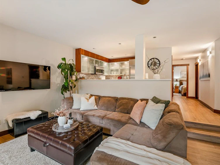 19-4645 Blackcomb Way, Whistler, BC, V8E 0Y7 - 4