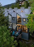 15 2221 Gondola Way