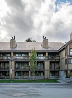 1042/1043 4420 Sundial Place