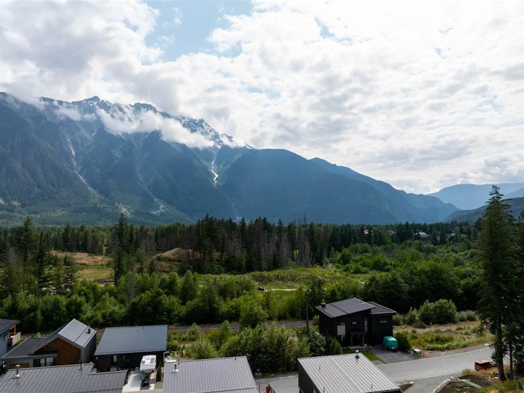 7661 Cerulean Drive, Pemberton, BC, V0N 2L0 - 12