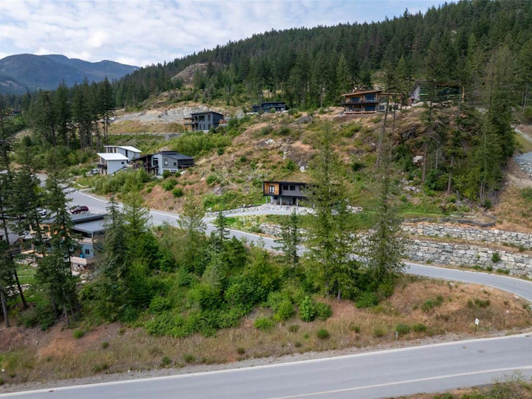 7661 Cerulean Drive, Pemberton, BC, V0N 2L0 - 4