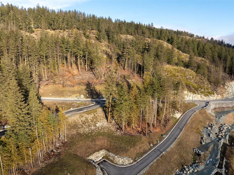 8200 Merlot Peak Drive, Pemberton, BC, V0N 2L0