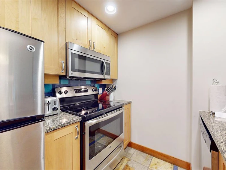 218B-2306 London Lane, Whistler, BC, V8E 0N7 - 12