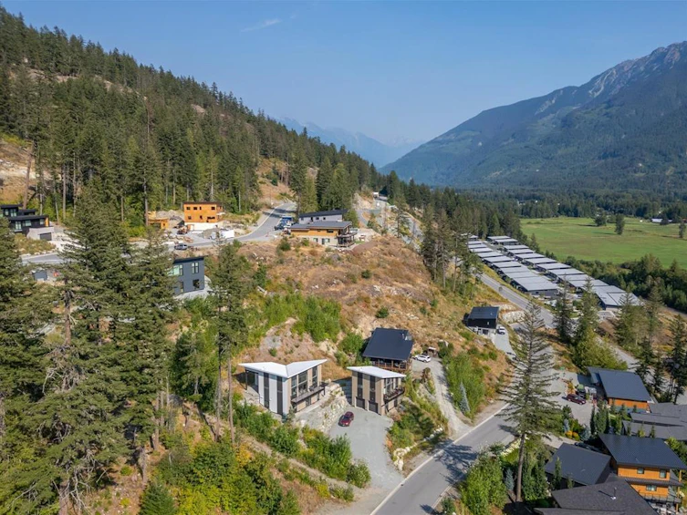 8214 Merlot Peak Drive, Pemberton, BC, V0N 2L3 - 5