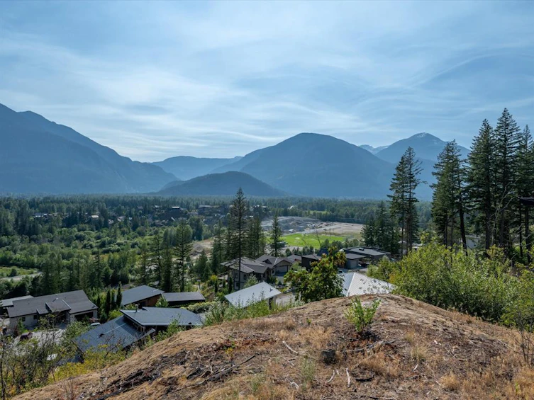 8214 Merlot Peak Drive, Pemberton, BC, V0N 2L3 - 4